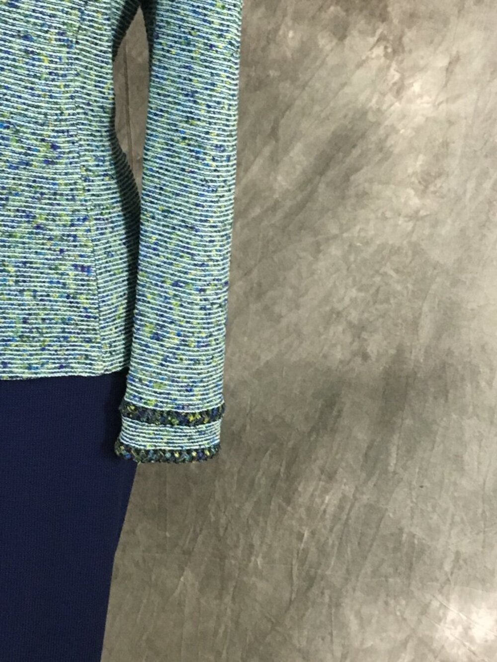 BEAUTIFUL St John collection knit blue multi jacket skirt suit size 8 - Picture 6 of 11
